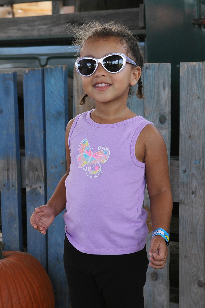 Zoe Staib rocked her shades.