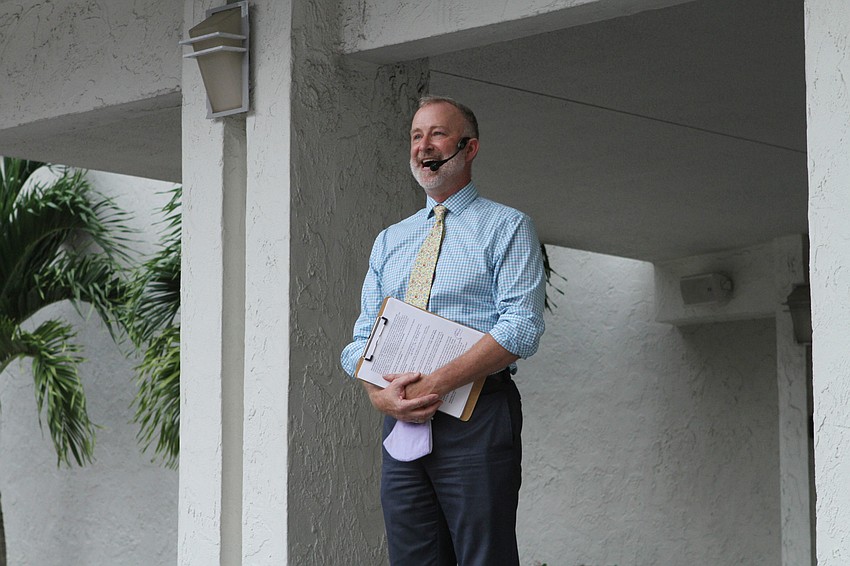 Artistic Director Jeffrey Kin  thanked the audience for all their support over the years.