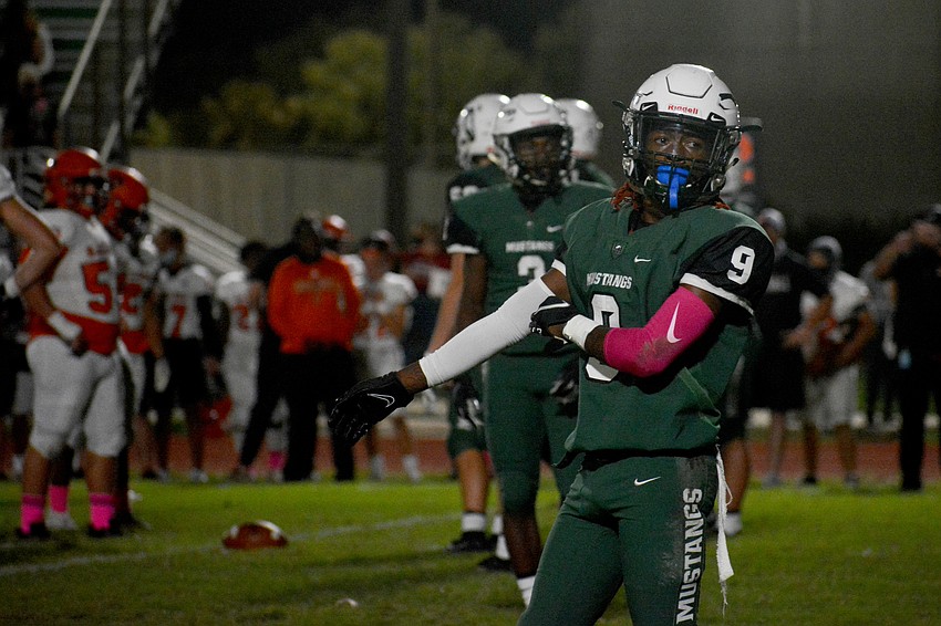 Lakewood Ranch receiver Jaleel Duncan looks to the sideline for the play call.