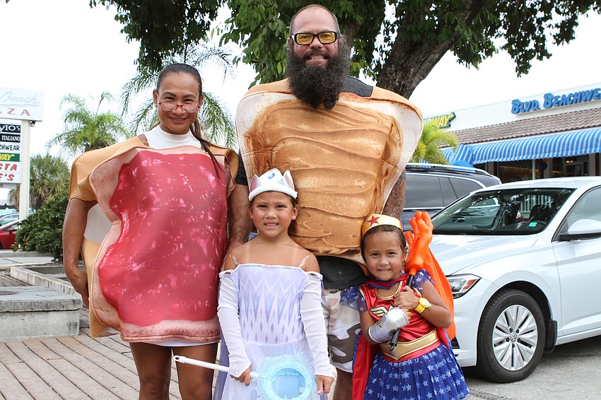 Renee, Maddi, Matt and Lulu Ryan were a sandwich and princess group.