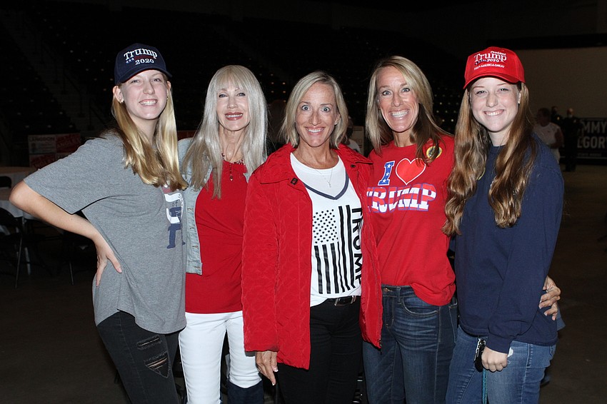 Keira  Taylor, Ronnie Dewitt, Rachelle Light, Renee Taylor and McKenzie Taylor