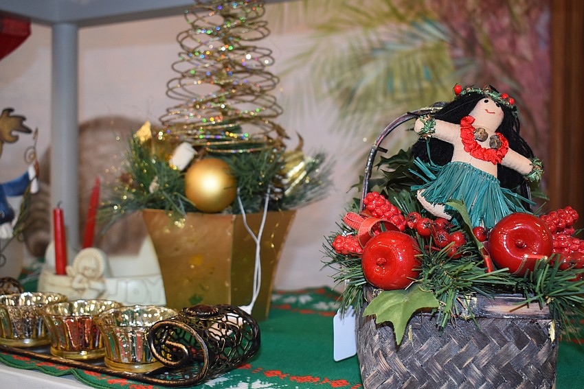 Tropical decorations fit right in on Longboat.