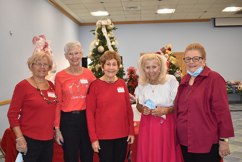 Event chairs Carol Fischbein, Clara McGonigle, Jane Vorel, Gail Buermann and Andy Youngs