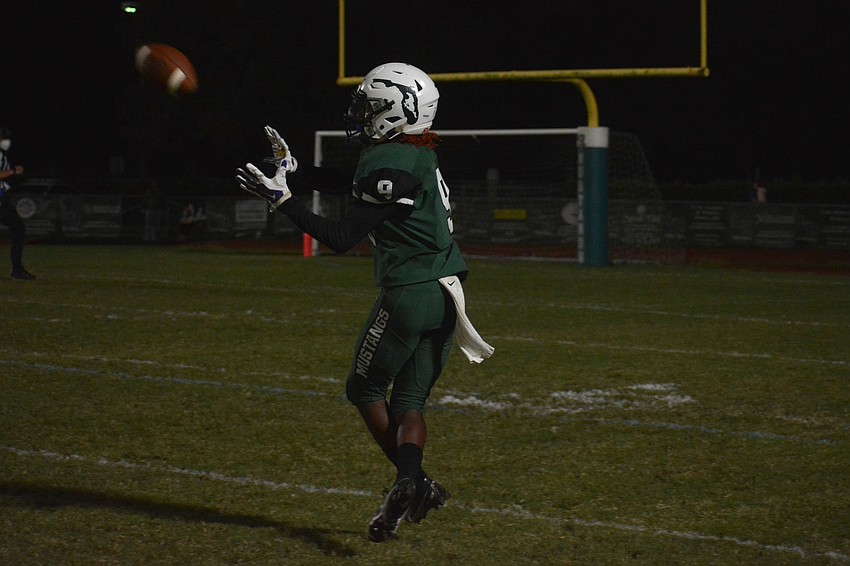 Lakewood Ranch senior Jaleel Duncan catches a pass from senior Jimmy Kelly. Duncan would score on the play.