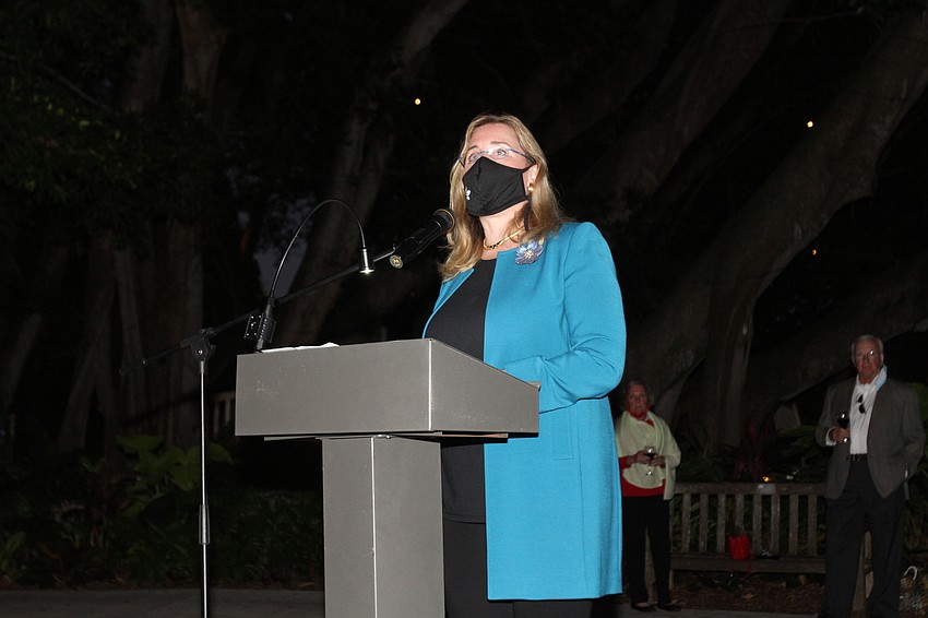 President and CEO Jennifer Rominiecki updates the audience on the organization's progress.