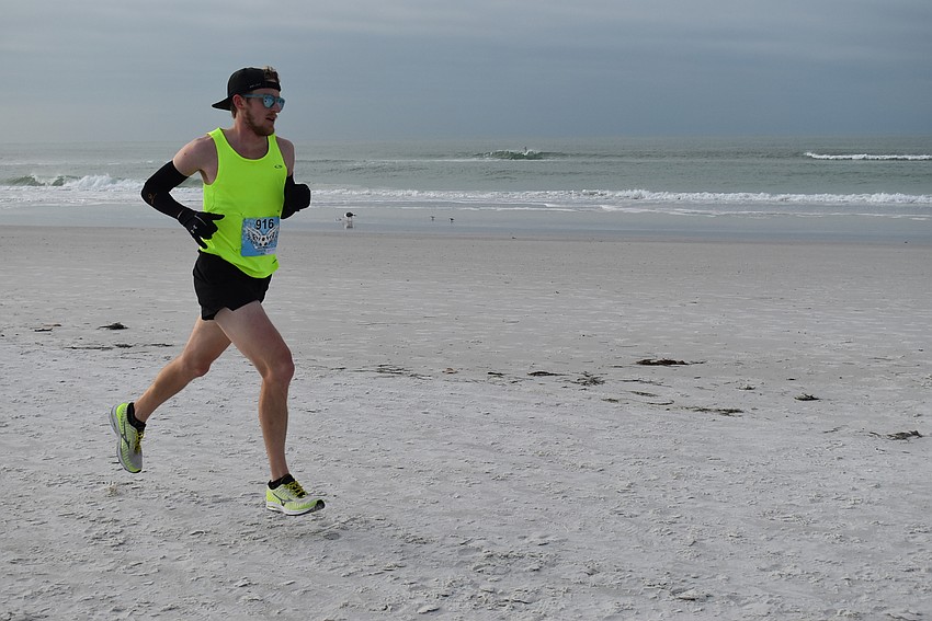 Taylor Hennige races towards second place.