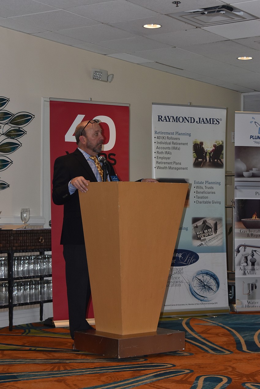 Al Benincasa presented the first few awards.