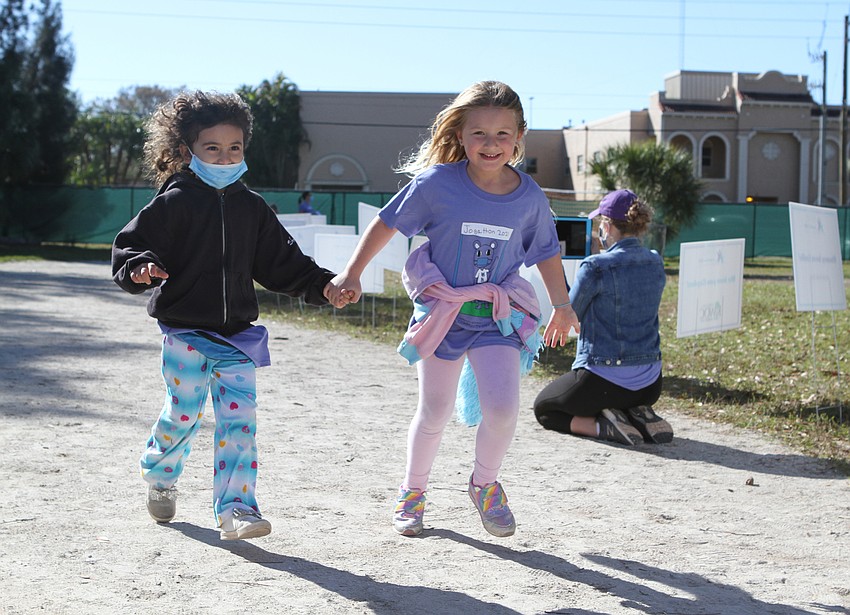 Kai Crea and Paige Seymour went hand in hand.