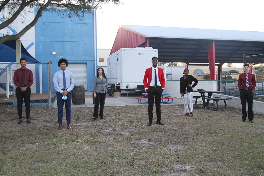 Youth of the Year finalists Jakobi Davis, Isaiah Levine, Stephanie Benavides, Cobie Bradley and Nydaja Mann and winner Jorge Hernandez Perez