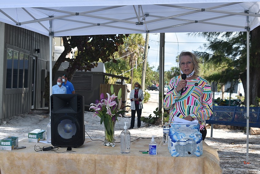 Cathy Tobias addresses the crowd.