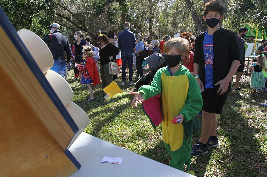 Jonah Kindred threw hackey sacks.