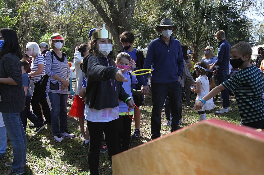 Sasha Leopold played ring toss.
