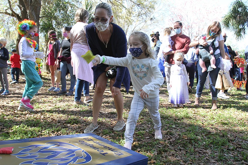 Marison and Ivy Betensky tried to score points.