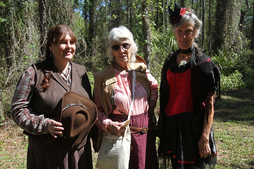 Bonita Miller as Annie Oakley, Jan Bland as Calamity Jan and Sue Dannels as Bobby Sue Perrywinkle