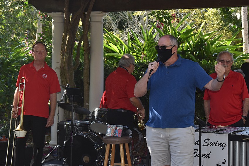 Pastor Ken Blyth introduces the band.