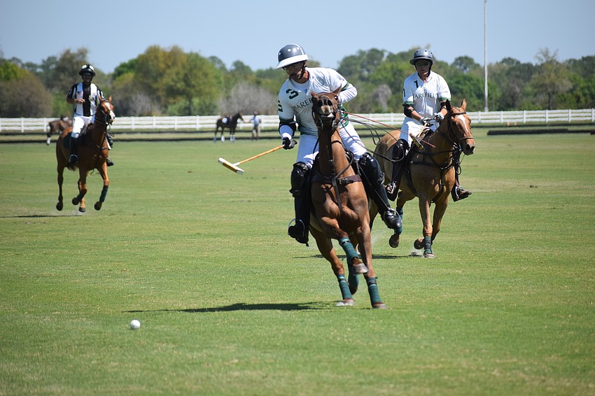 Barefield's Charly Quincoces breaks ahead of the pack to score in the first half.