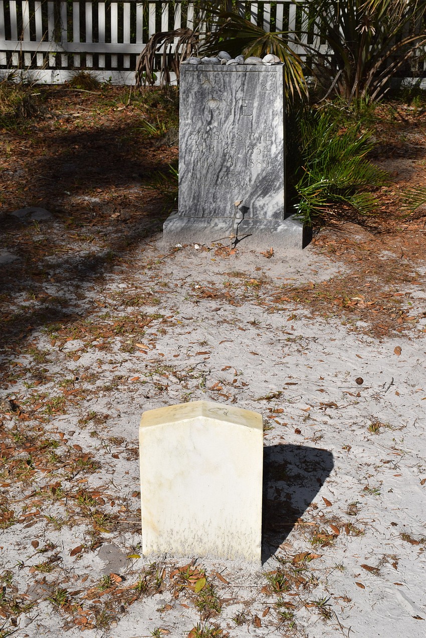 Families used both head and foot stones to honor their family members.