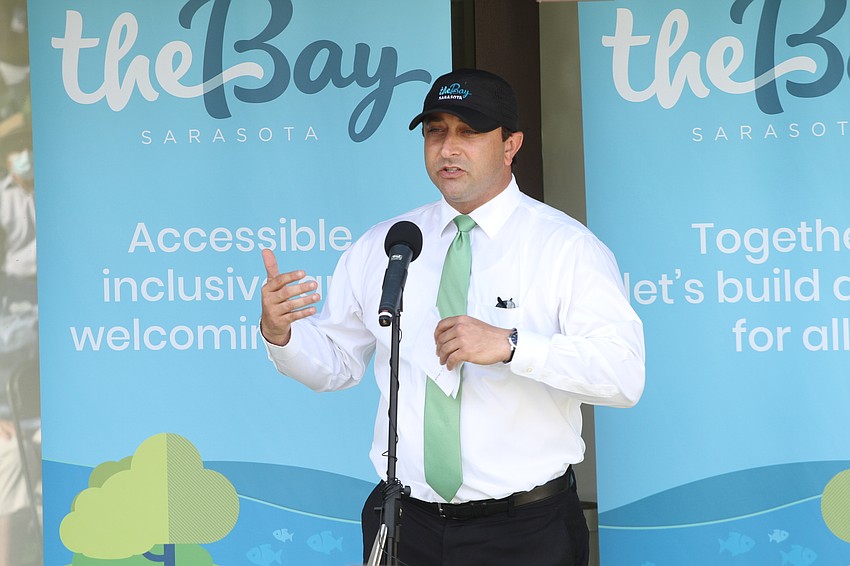 Mayor Hagen Brody addresses the crowd.