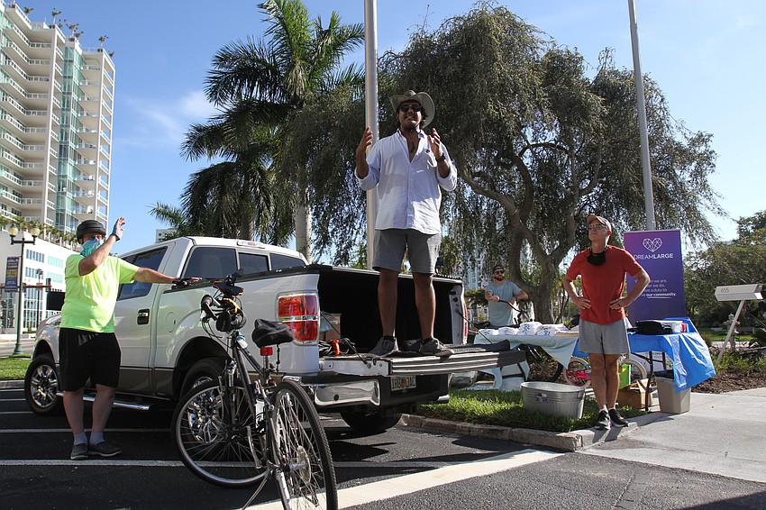 Anand Pallegar welcomes the crowd.