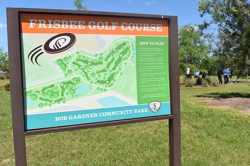 The Lakewood Ranch Frisbee Golf Course is composed of nine holes that stretch a distance of 2,476 feet. It is a par-27 course.