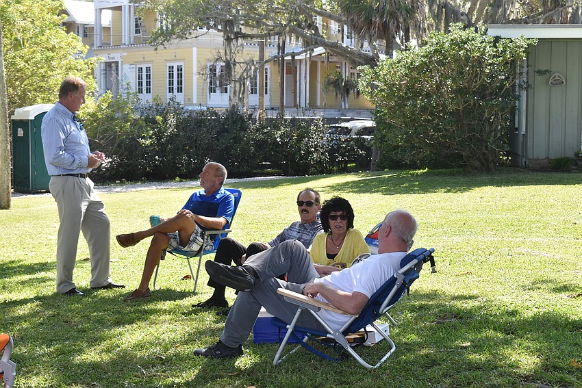 Guests brought their own lawn chairs.
