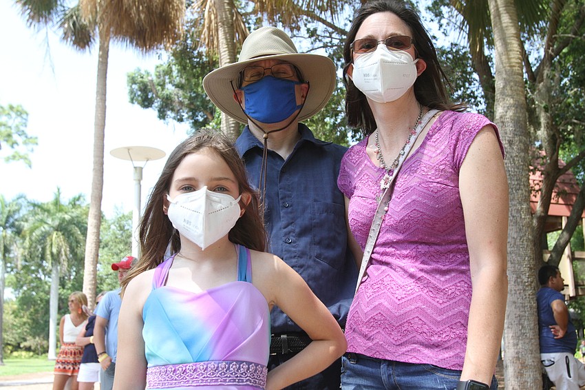 Kaylee, Dan and Stephanie Baracskay