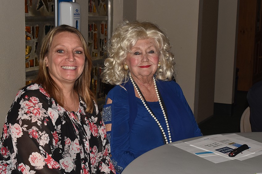 Keena Cowsert an Virginia Goulet