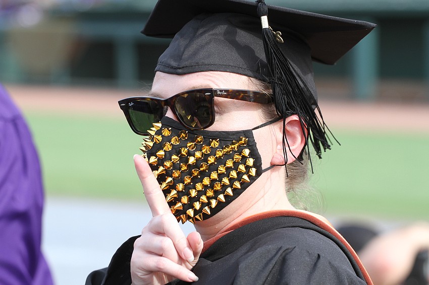 Art teacher Lindsey Lindgren keeps students paying attention.