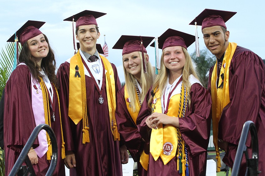 Amelia Mauer, Luke Mocherman, Ava Stroth, Savannah Tucker and Sam Elnaggar of the senior board