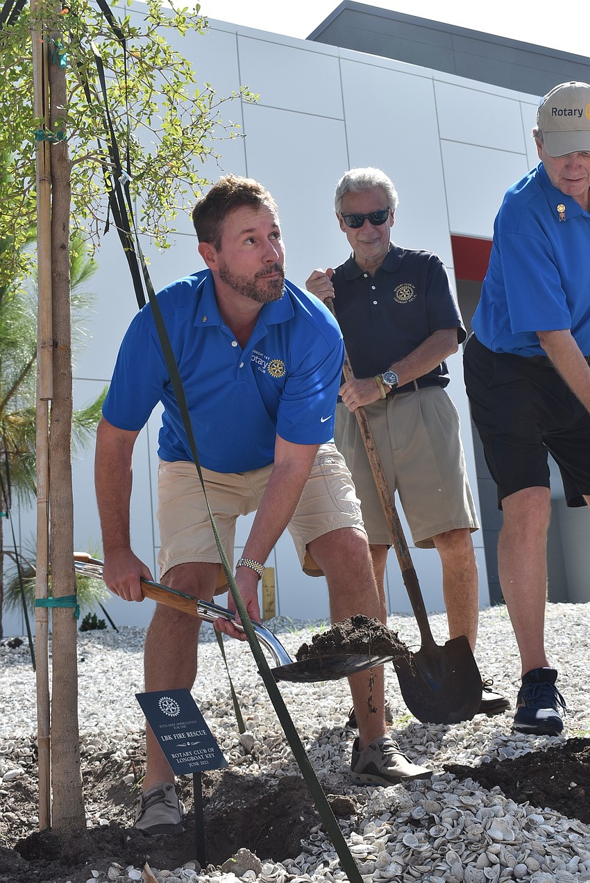 Bo Fuller replaces the dirt.