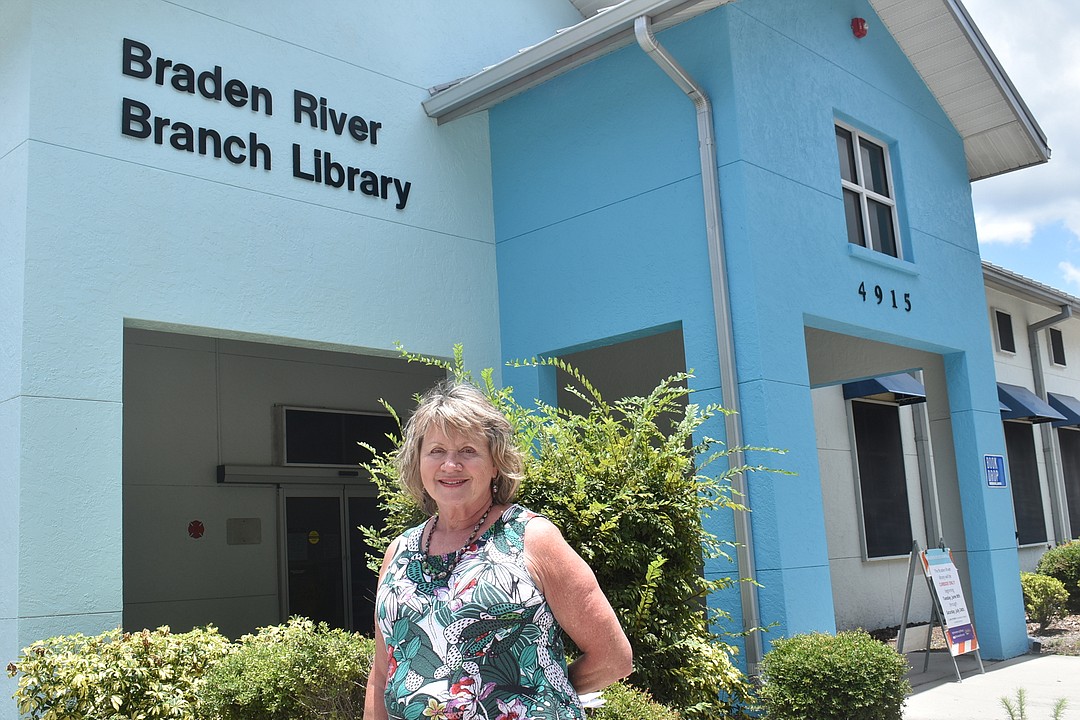 Friends of the Braden River Library donates 61,000 for carpeting