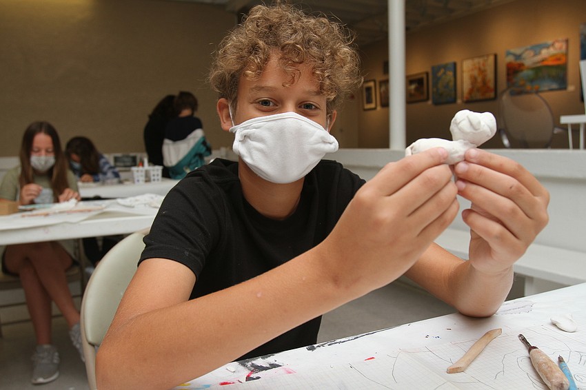 Cayden Ruiz-Tagel finishes his bulldog.