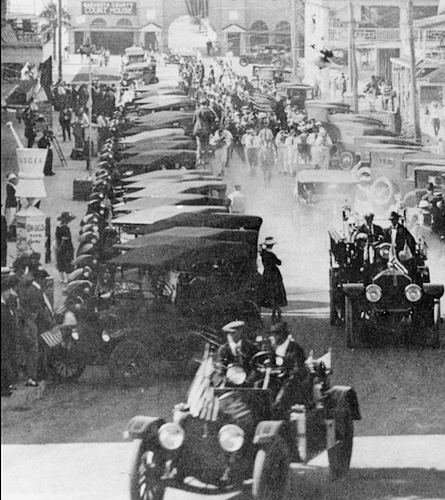 Sarasota residents parade through the streets after they vote to approve Sarasota County. Photo courtesy Sarasota County Libraries & Historical Resources.
