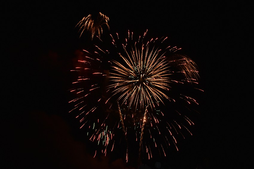 Nathan Benderson Park's fireworks show began at 9:05 p.m. and lasted for 15 minutes.