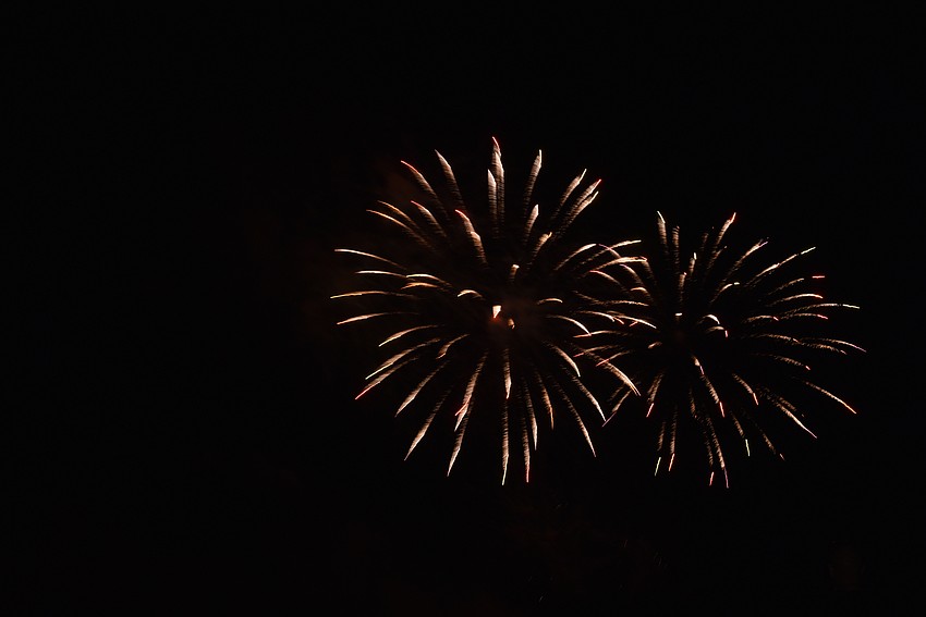 Nathan Benderson Park's fireworks show began at 9:05 p.m. and lasted for 15 minutes.