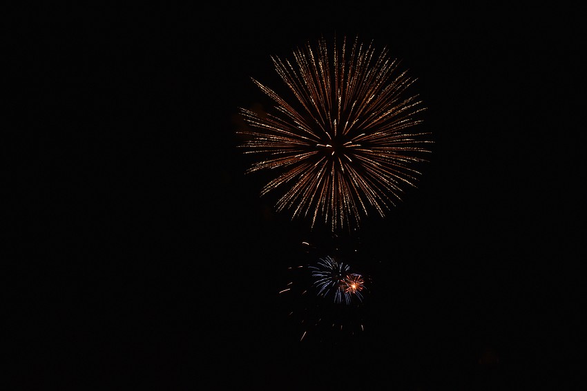 Nathan Benderson Park's fireworks show began at 9:05 p.m. and lasted for 15 minutes.