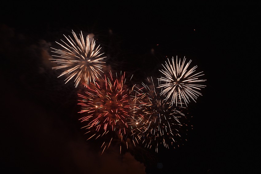 Nathan Benderson Park's fireworks show began at 9:05 p.m. and lasted for 15 minutes.