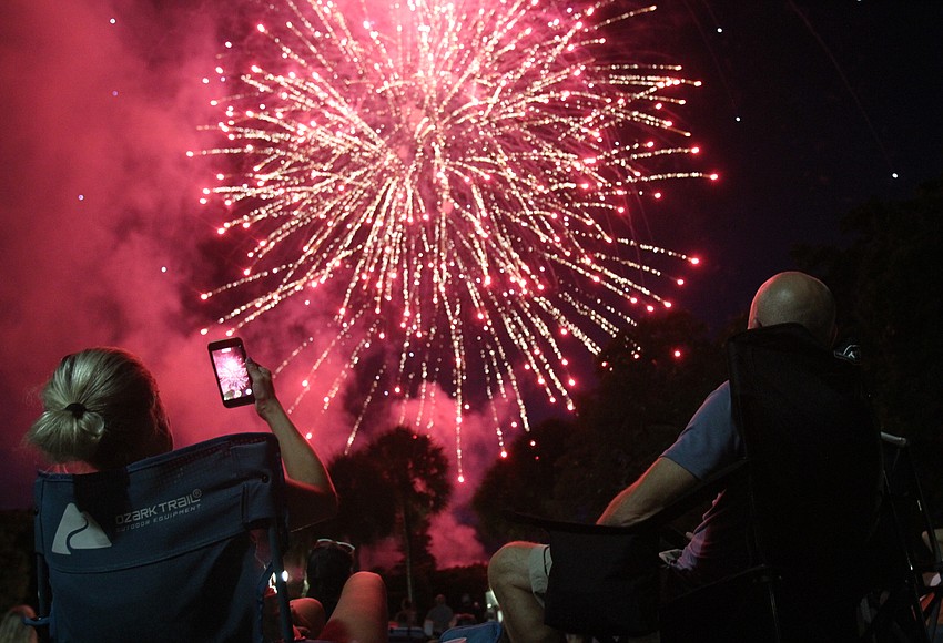 Sarasota lights up with July 4 parade and fireworks show Your Observer