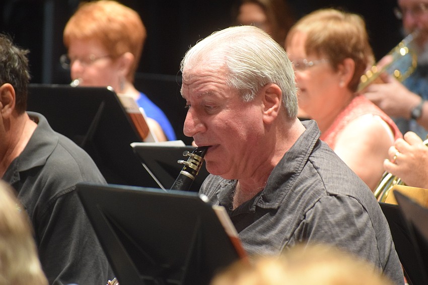 One of the members of the clarinet section is Michael Drapkin.