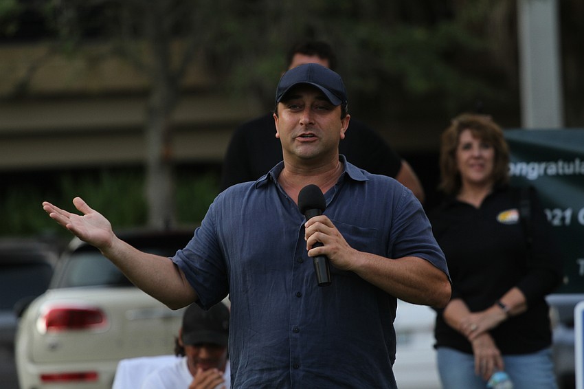 Mayor Hagen Brody thanked the crowd for attending.