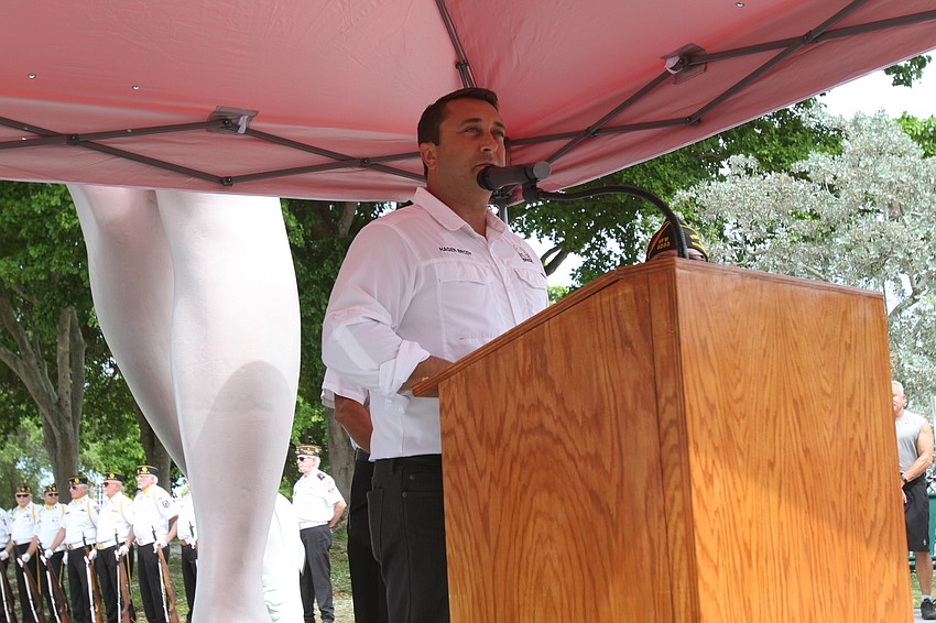 Mayor Hagen Brody speaks to the audience.