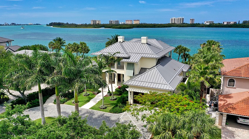 The waterfront view faces west toward Lido Key's South Lido Nature Park.