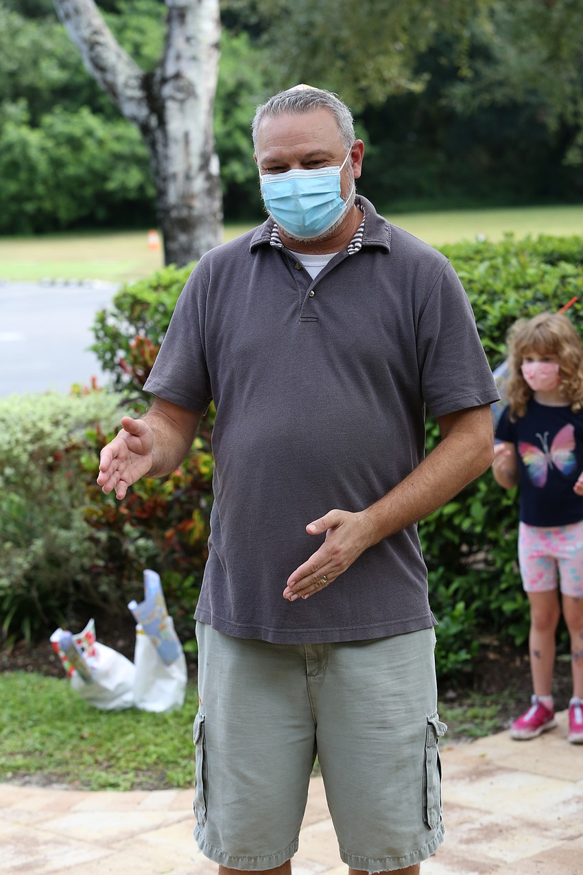 Rabbi Michael Shefrin sings in a robot voice.
