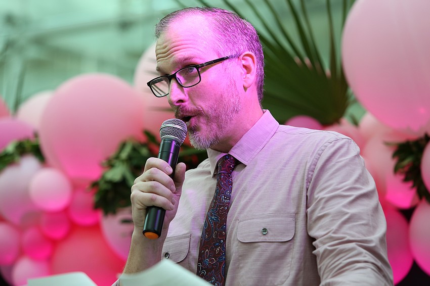 Anthony Holds begins the show.