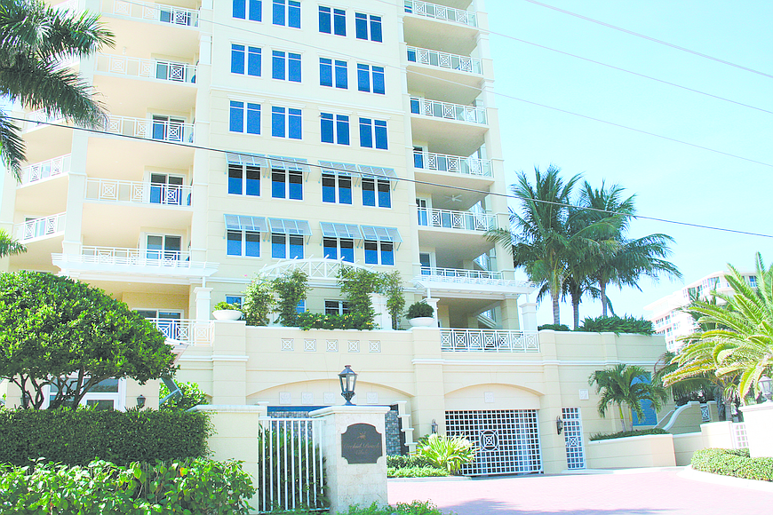 A condo at the Orchid Beach Club on Lido Key led weekly sales.