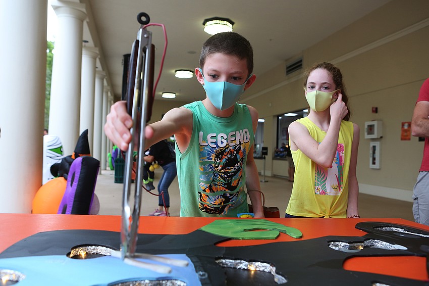 Roanin and Ever Medina play operation.