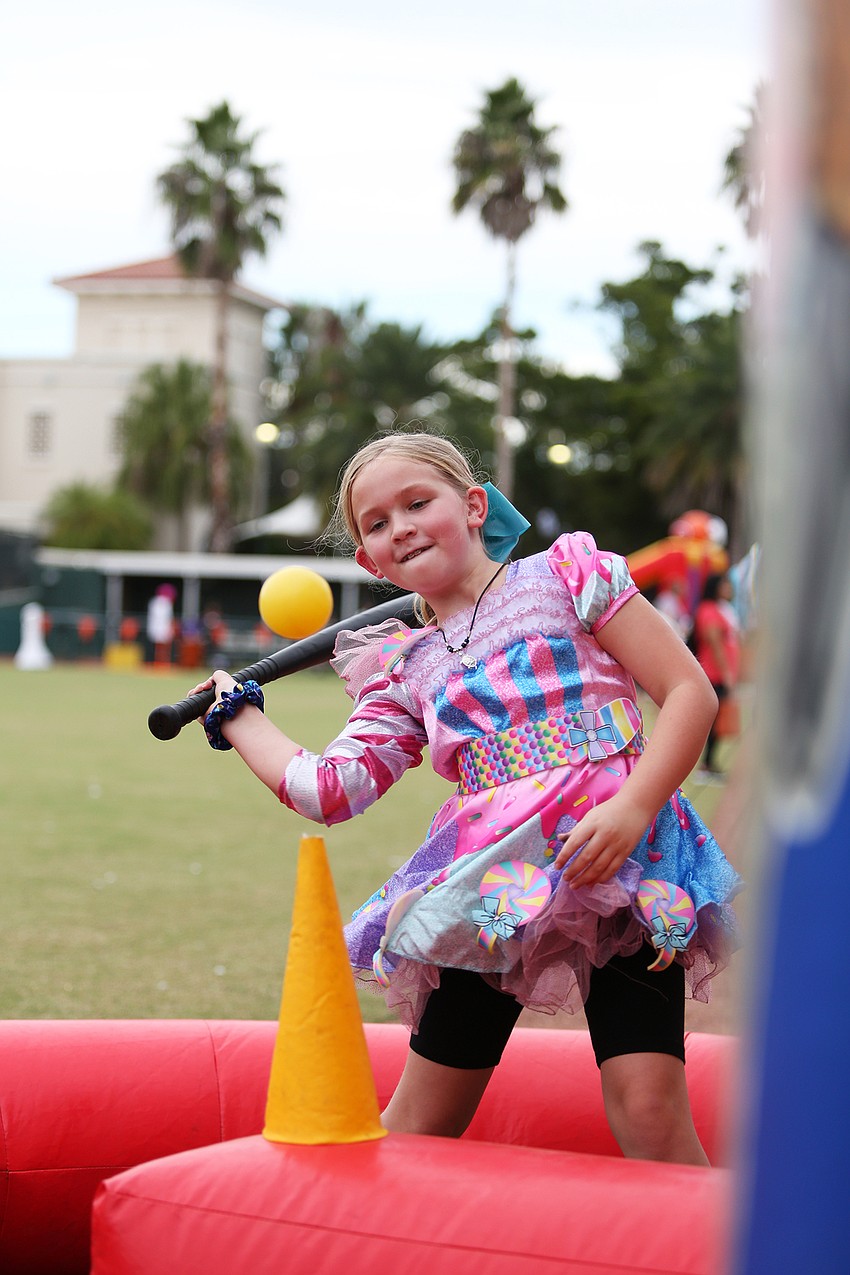 Jamie Hinck swings the bat.