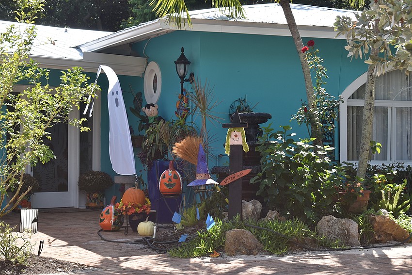 630 Buttonwood Drive decked out their driveway.