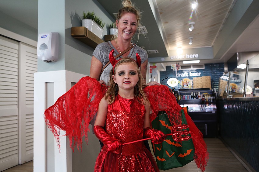 Sophea and Suzanna Hummel