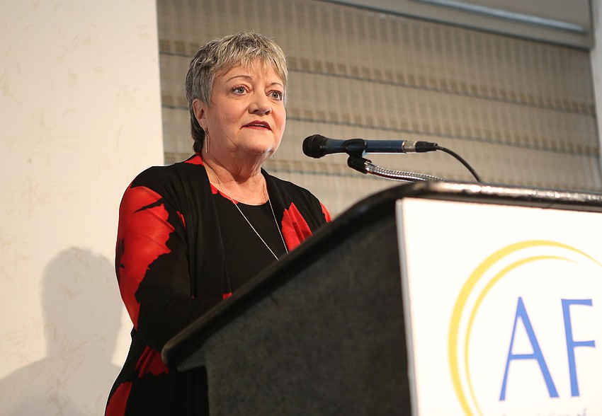 Janet Ginn thanks the audience.